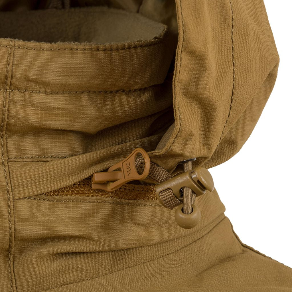 Chaqueta STRYKER COYOTE TAN táctica con capucha guardada en cuello y cinco bolsillos