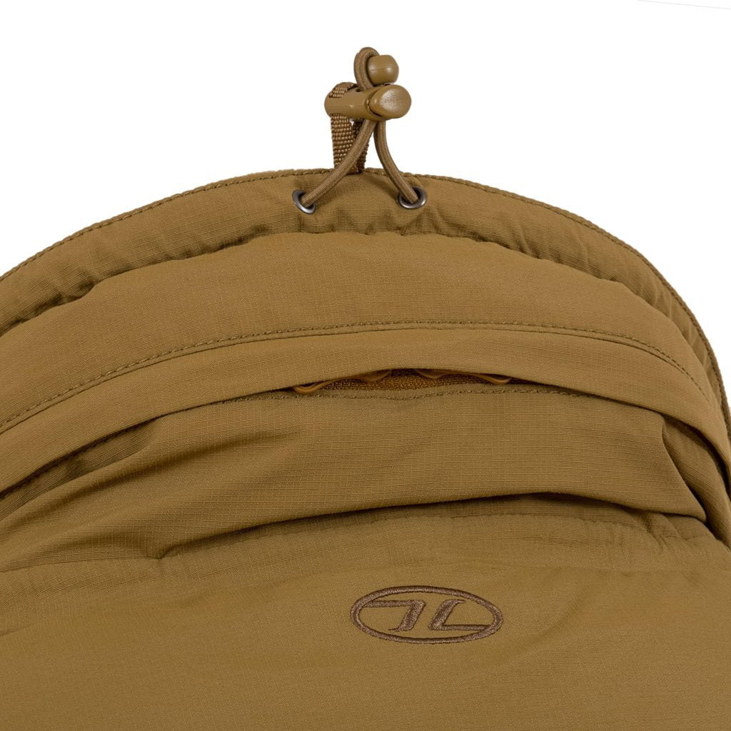 Chaqueta STRYKER COYOTE TAN táctica con capucha guardada en cuello y cinco bolsillos
