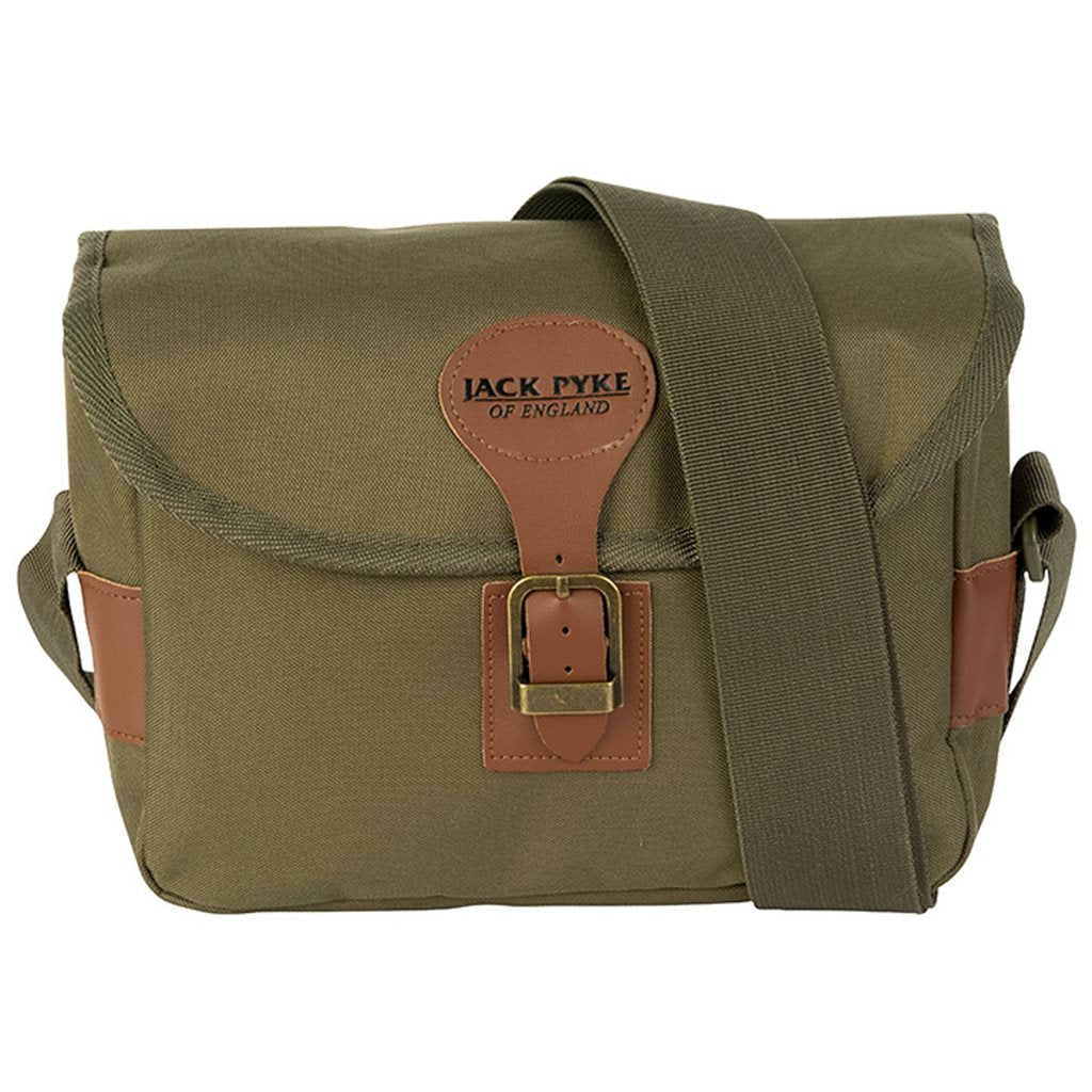 Bolsa de cartuchos de caza verde con una hebilla