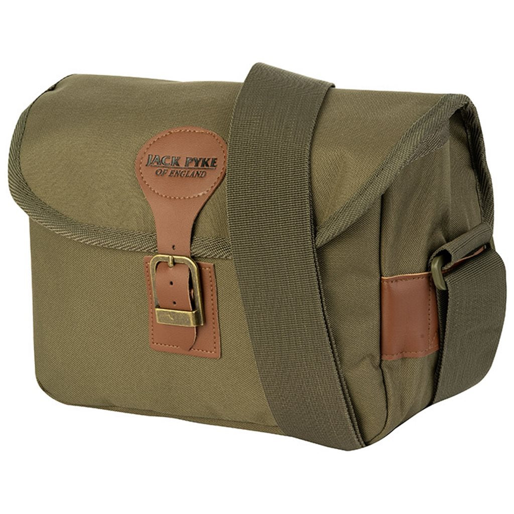 Bolsa de cartuchos de caza verde con una hebilla