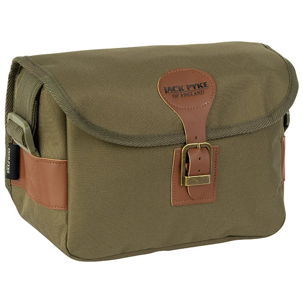 Bolsa de cartuchos de caza verde con una hebilla