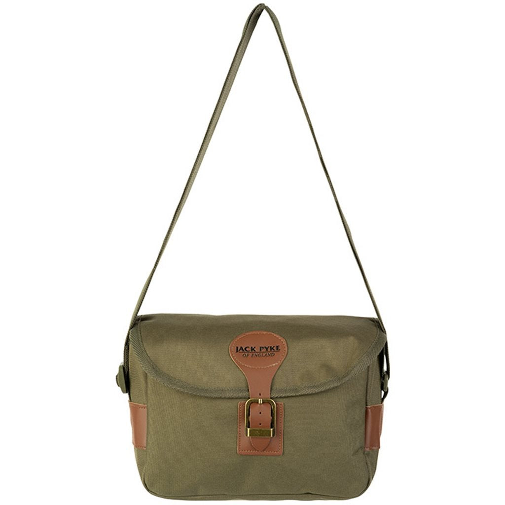 Bolsa de cartuchos de caza verde con una hebilla
