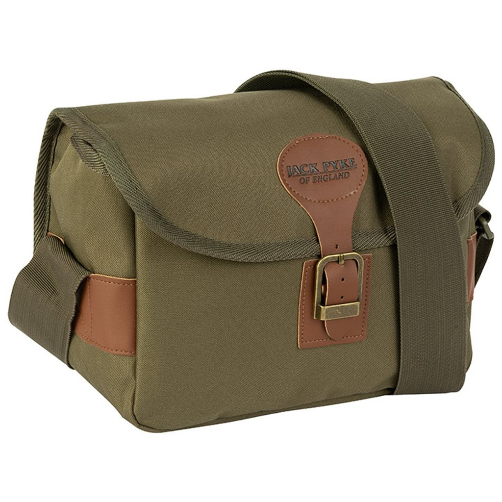 Bolsa de cartuchos de caza verde con una hebilla