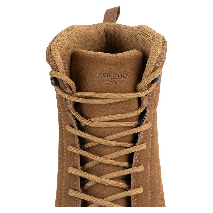 Botines LOWLAND marrón y negro de ante con cordones y forro impermeable APA