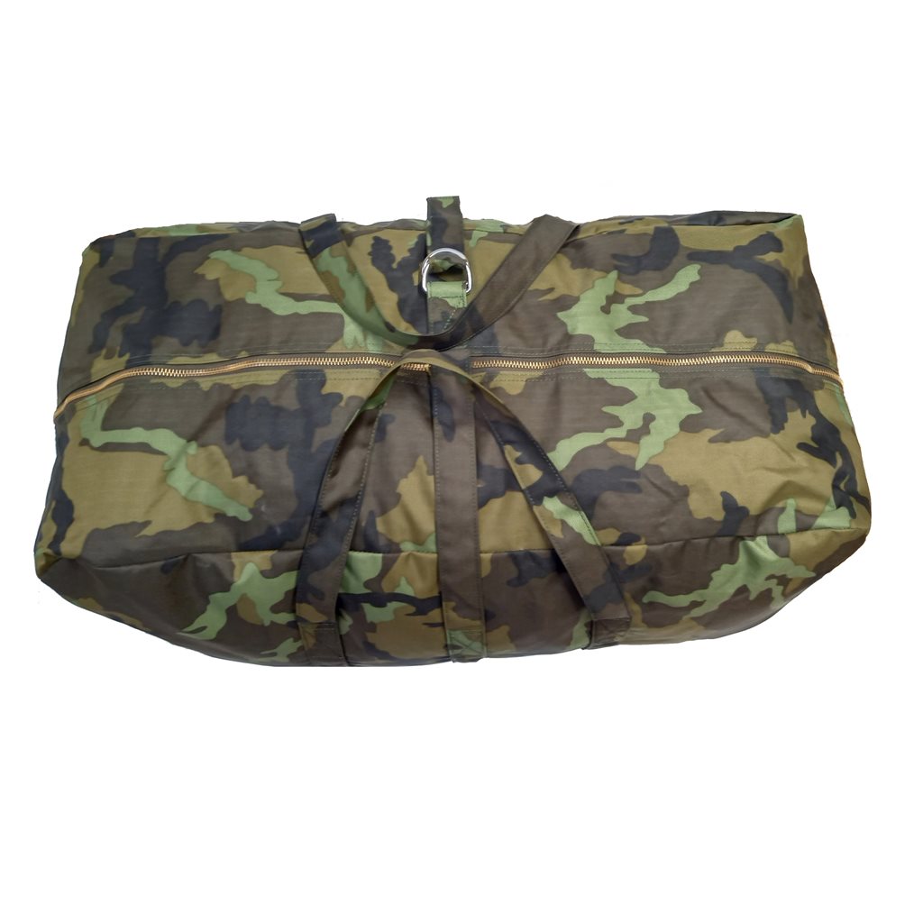 Bolsa de transporte AČR JEZEVČÍK rip-stop vz95 camuflaje bosque 63×28×25 cm