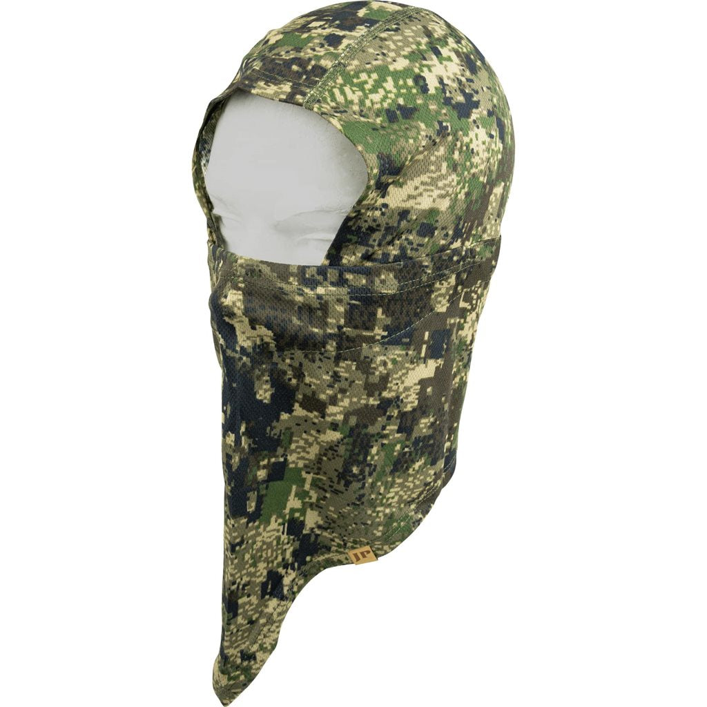 Pasamontañas STEALTH ligero con estampado distintivo.