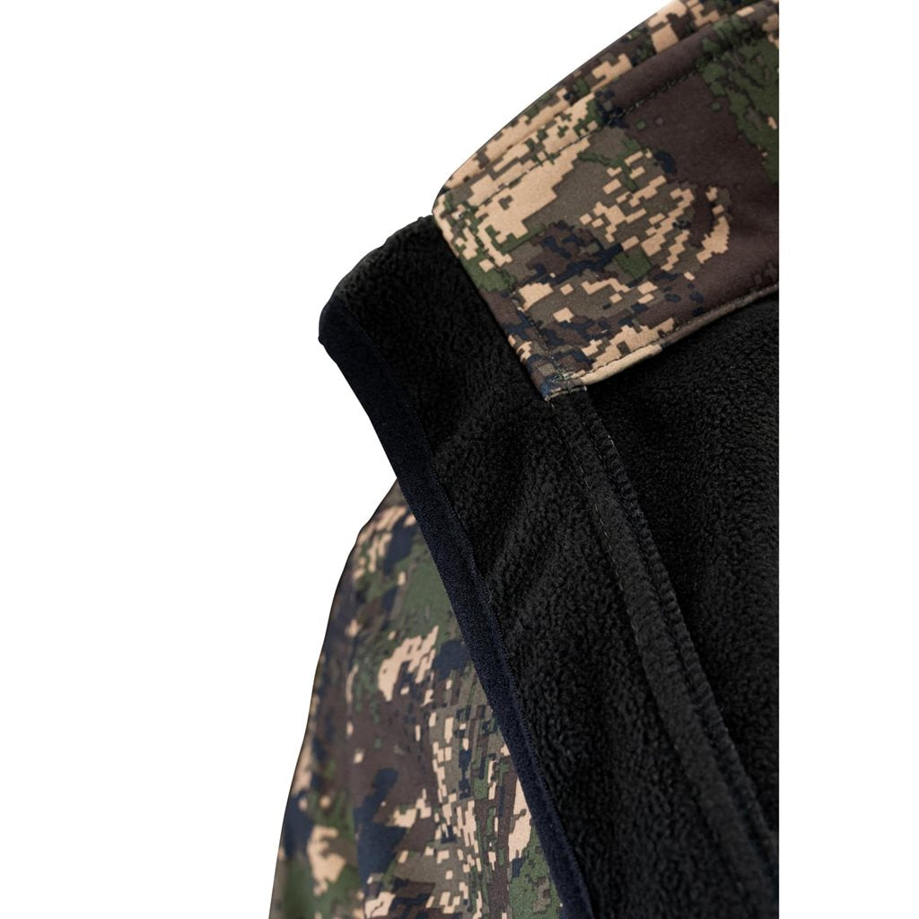 Chaqueta softshell DIGICAM en camuflaje, vista frontal con cierre central y tres bolsillos