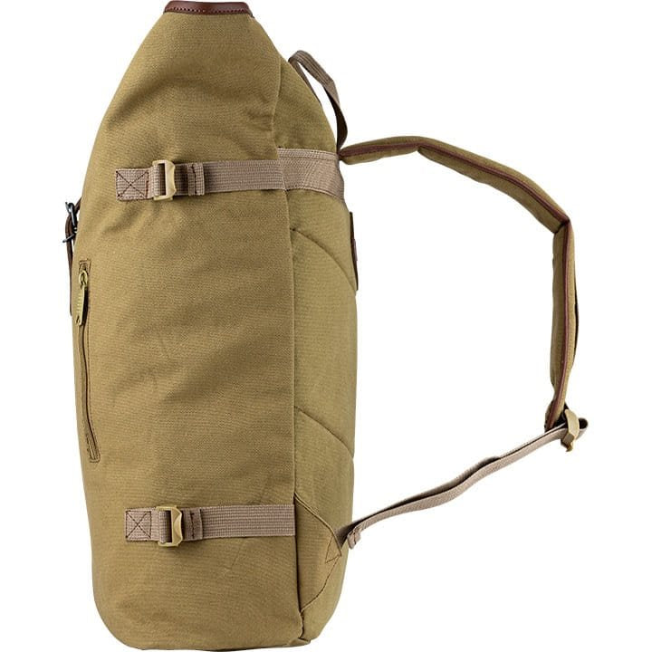 Mochila Fold Top de lona marrón con cierre superior plegable, vista frontal