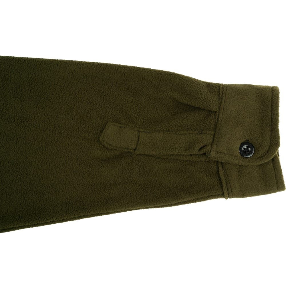 Camisa polar fleece verde oliva oscuro con botones, dos bolsillos en el pecho y puños ajustables
