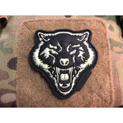 Parche plástico 3D lobo aullando con velcro, aprox. 70 x 670 mm