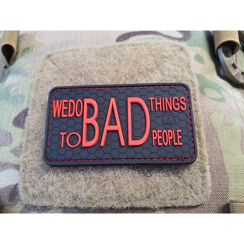 Parche plástico 'We do bad things to bad people' BLACK OPS negro, reverso con velcro (JTG-BAD)