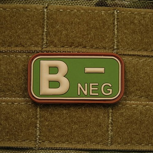 Parche de plástico con indicación del grupo sanguíneo 0 NEG, aprox. 5 x 2,5 cm, reverso con velcro