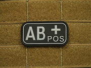 Parche PVC negro con velcro - grupo sanguíneo AB positivo (SWAT)
