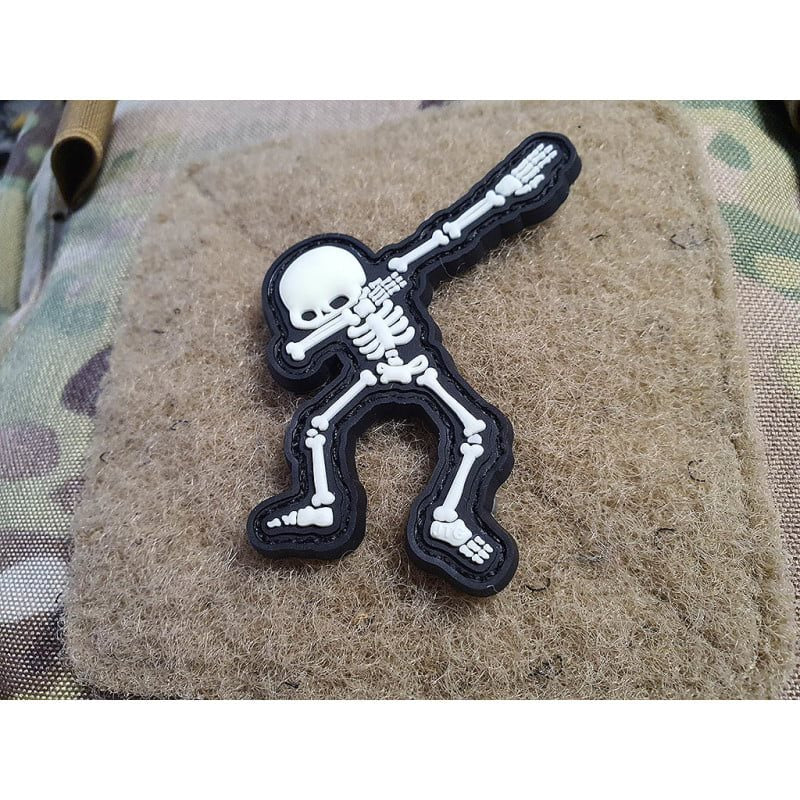 Parche velcro TRIUMPH SKELETON de plástico que brilla en la oscuridad 6,6 x 4,7 cm