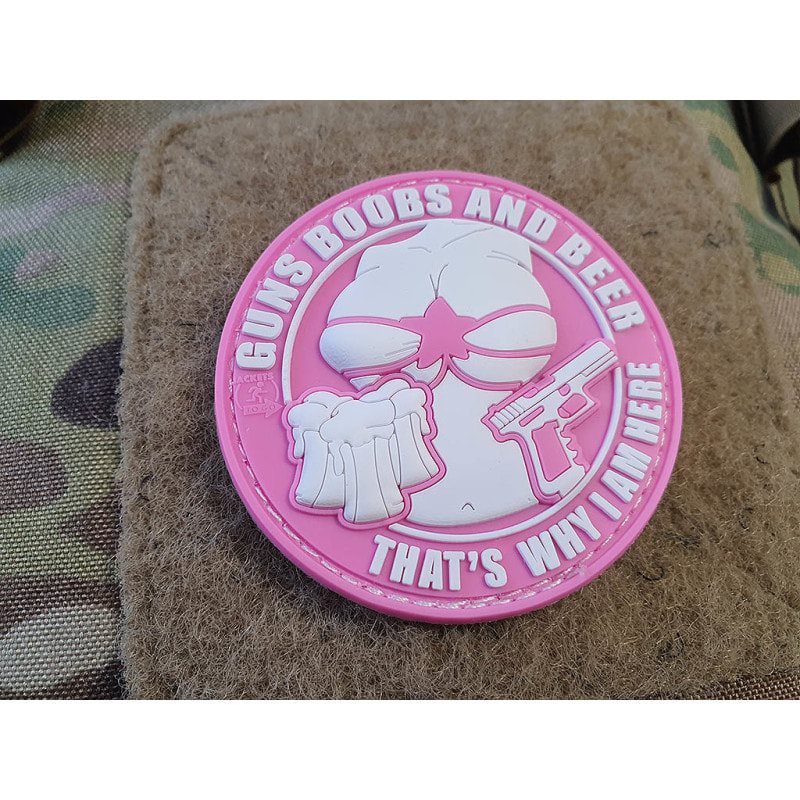 Parche 3D 'GUNS BOOBS AND BEER' rosa y blanco con velcro, diámetro aprox. 6 cm