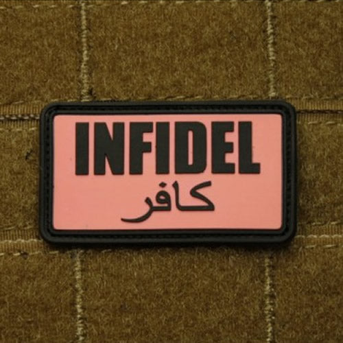 Parche plástico INFIDEL DESERT para panel velcro, aprox. 5 x 3 cm