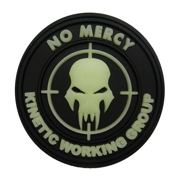 Parche No Mercy - Kinetic Working Group de plástico negro y rojo, Ø aprox. 6 cm, velcro trasero