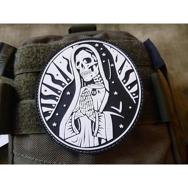 Parche Santa Muerte plástico con velcro, PVC flexible, tamaño aprox. 90 x 82,3 mm