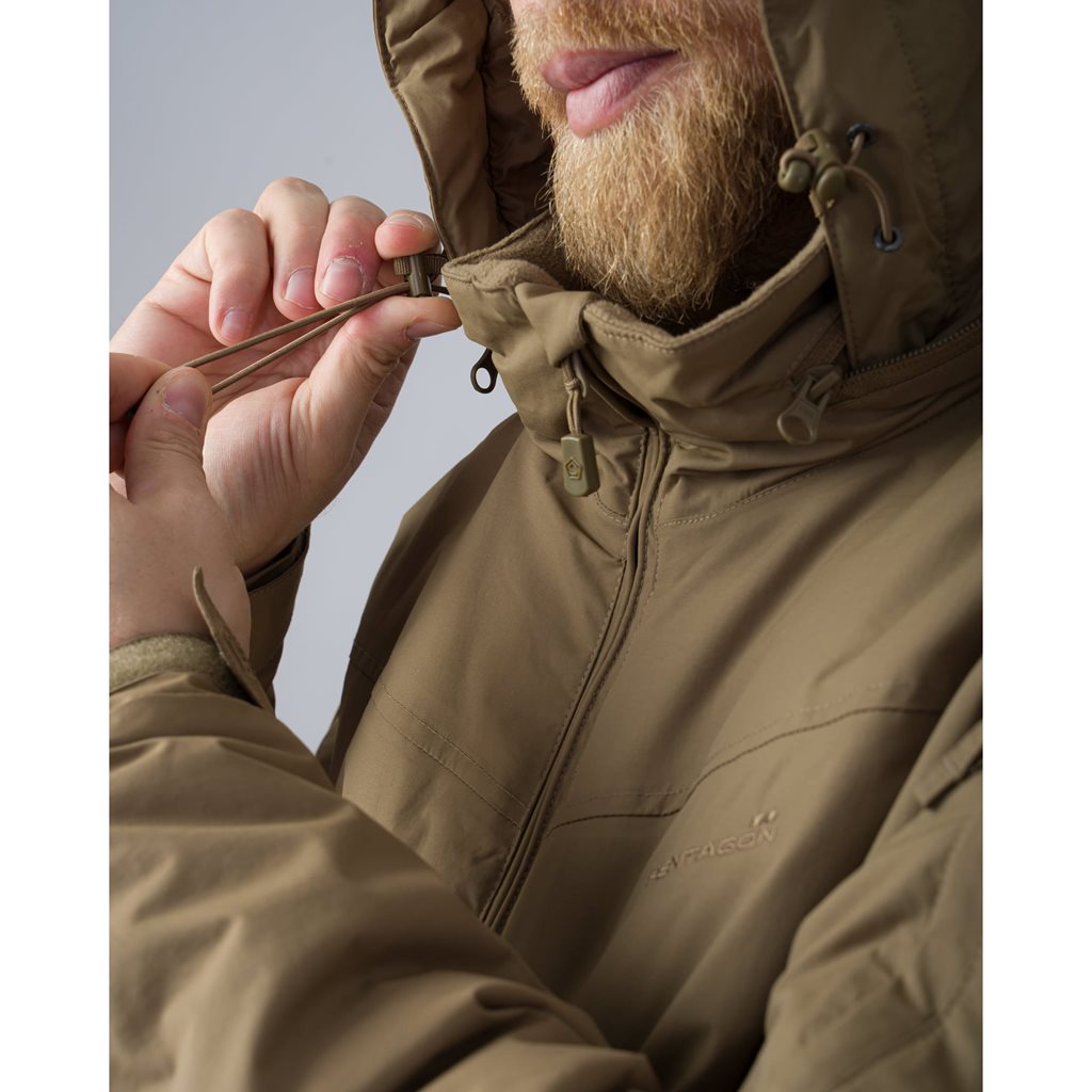 Chaqueta Logan Level 7 Extreme Coyote en color coyote, vista frontal