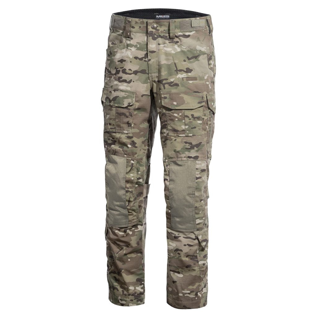 Pantalones tácticos WOLF de PENTAGON TACTICAL, material stretch resistente con acabado Teflon