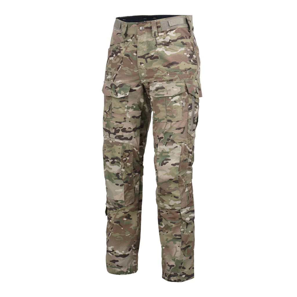 Pantalones tácticos WOLF de PENTAGON TACTICAL, material stretch resistente con acabado Teflon