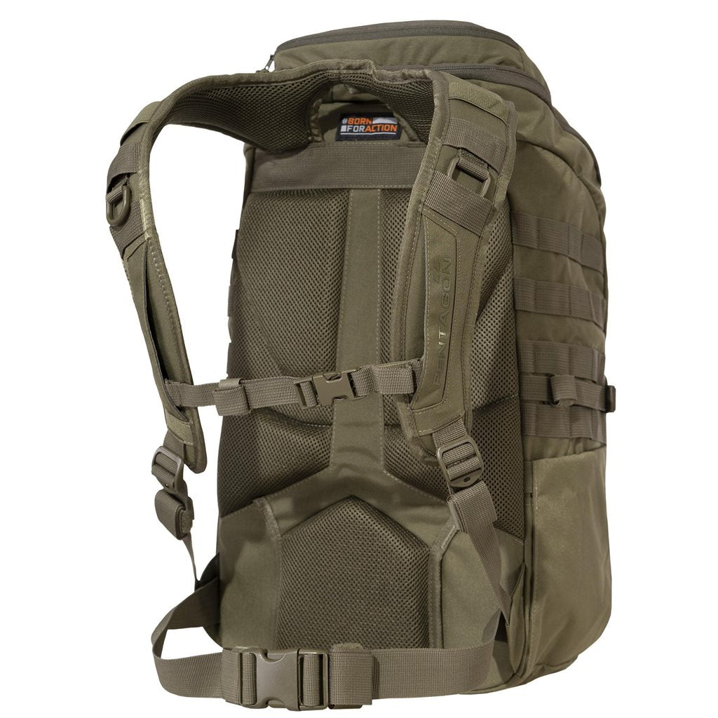 Mochila EPOS 40 L negra de Pentagon Tactical con bolsillo frontal y adaptaciones para bolsa de hidratación