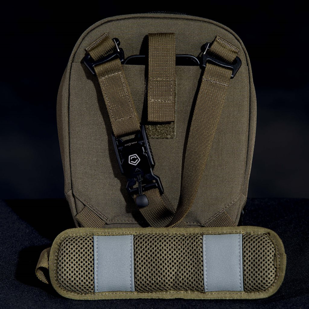 Bolsa bandolera CONSUL Vertical Sling negra, impermeable, forro polar y acolchada para equipo sensible