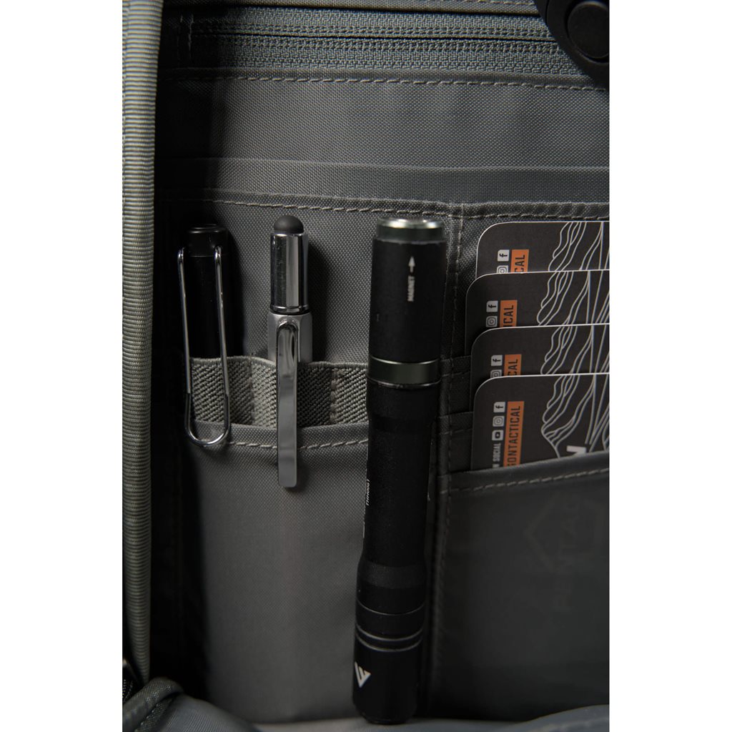Mochila CONSUL 27 L negra con 500D Cordura y refuerzos de nylon balístico