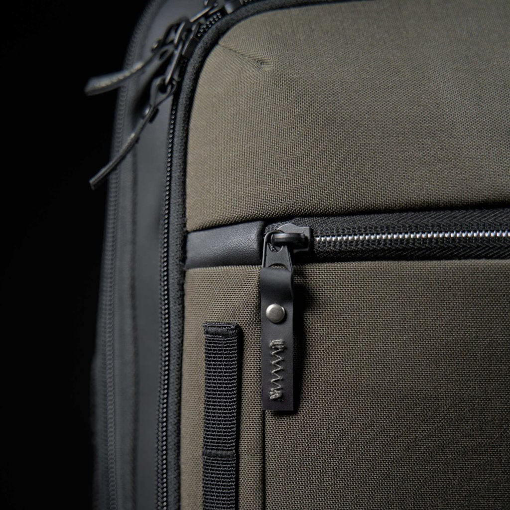 Mochila CONSUL 27 L negra con 500D Cordura y refuerzos de nylon balístico