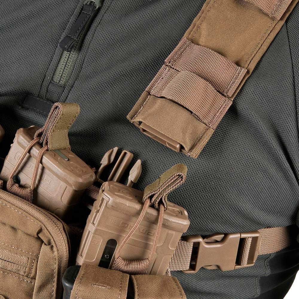 Chaleco táctico MINI RIG® en vista frontal con fundas, bolsillos y sistema PALS/MOLLE