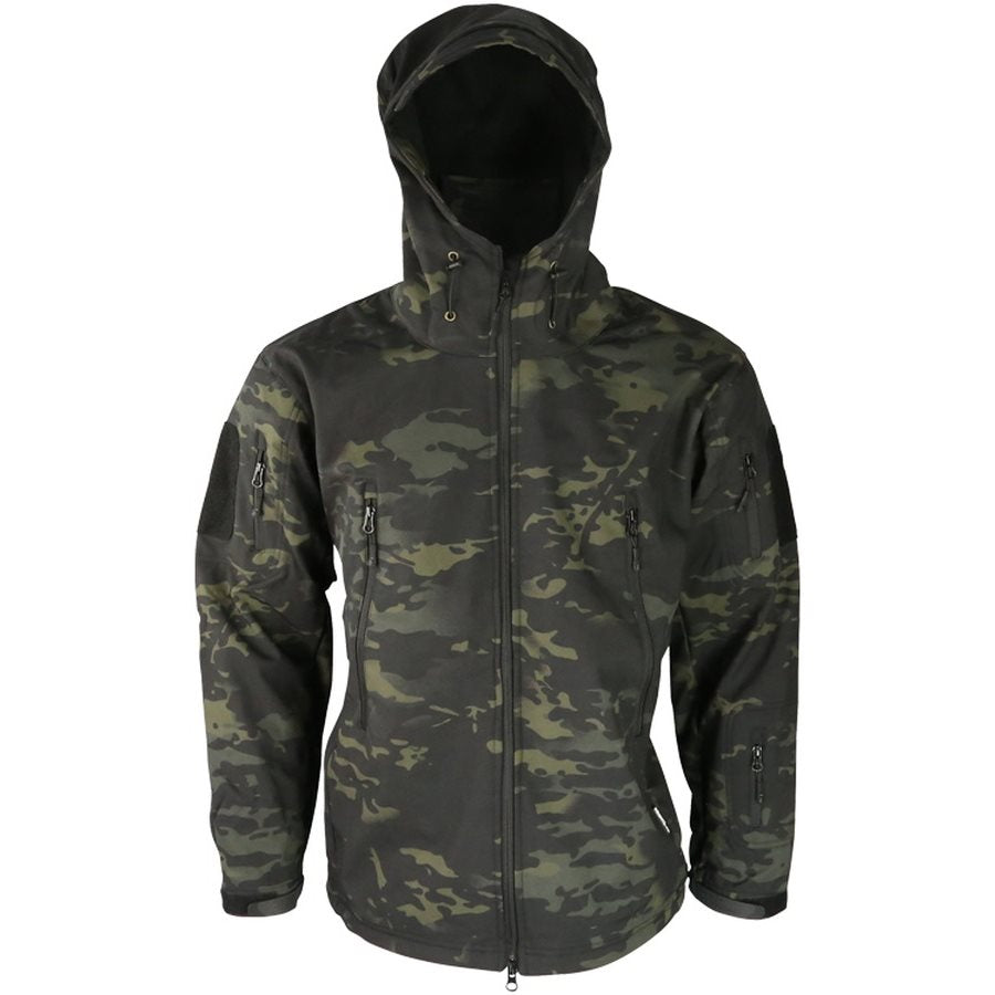 Chaqueta softshell Tactical Patriot en camuflaje, frontal con capucha y múltiples bolsillos