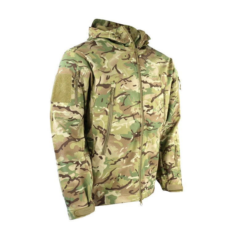 Chaqueta softshell Tactical Patriot camuflaje, vista frontal con capucha y bolsillos con cremallera