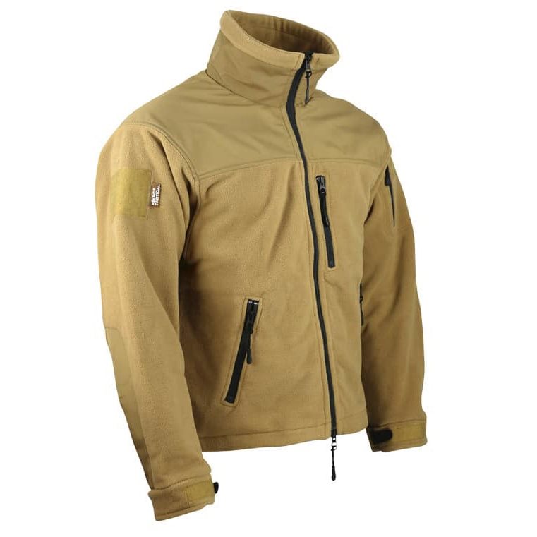 Sudadera DEFENDER TACTICAL COYOTE en forro polar y poliester resistente al agua con 4 bolsillos y refuerzos