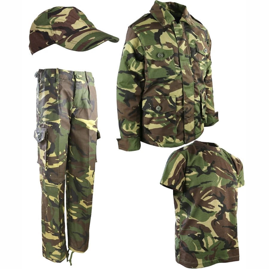 Set infantil ADVENTURER en camuflaje británico DPM: chaqueta, pantalón, camiseta y gorra con visera