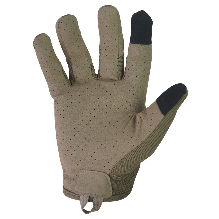 Guantes tácticos OPERATOR COYOTE mostrando material elástico y cierre de muñeca con velcro