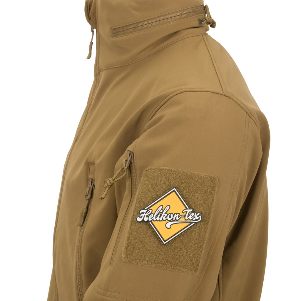 Chaqueta Gunfighter Shark Skin COYOTE softshell ligera con superficie recubierta en teflón