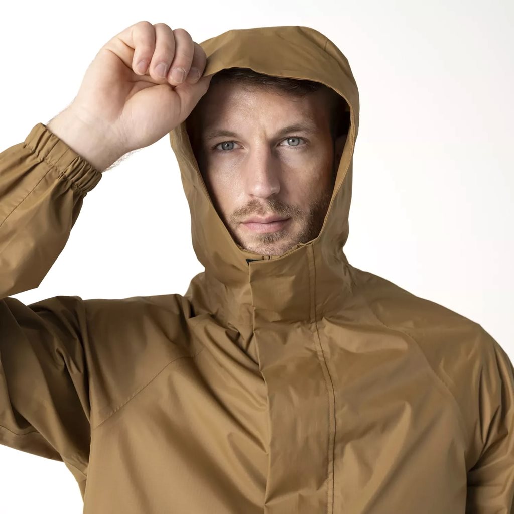 Chaqueta impermeable Levanter negra con capucha