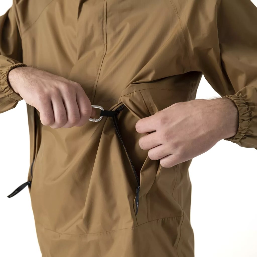 Chaqueta impermeable Levanter negra con capucha