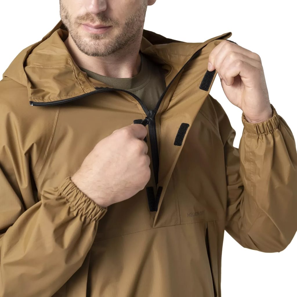 Chaqueta impermeable Levanter negra con capucha
