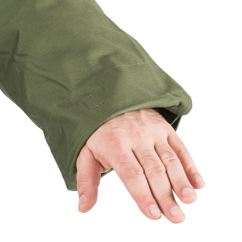 Parka M65 negra con forro, capucha y cuatro bolsillos