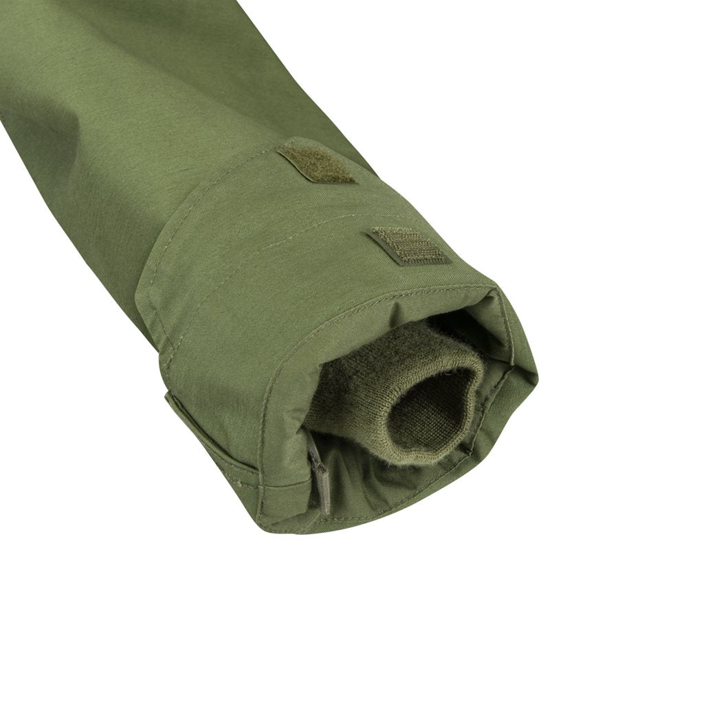 Parka M65 verde con forro de Helikon-Tex, vista frontal con capucha y bolsillos