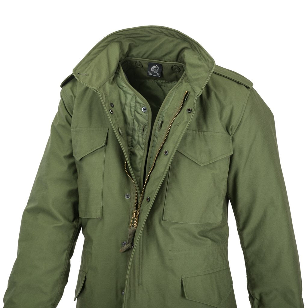 Parka M65 negra con forro, capucha y cuatro bolsillos