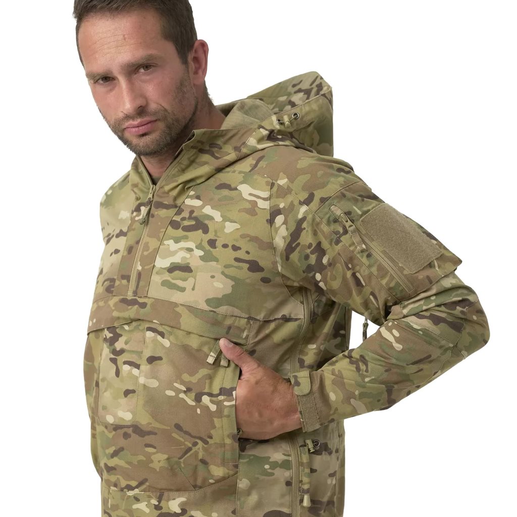 Chaqueta cortavientos TRACER COYOTE en camuflaje con múltiples bolsillos