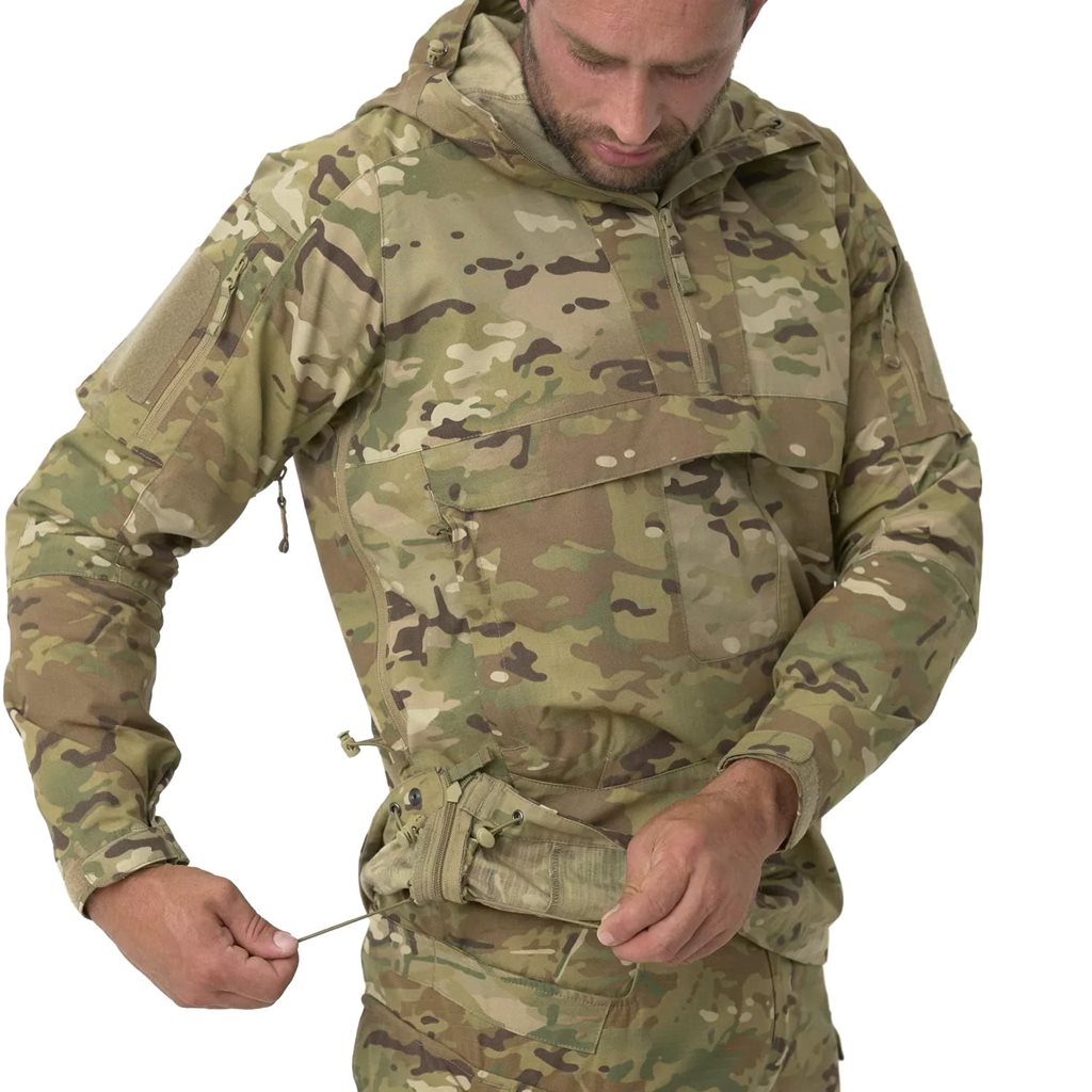 Chaqueta cortavientos TRACER COYOTE en camuflaje con múltiples bolsillos