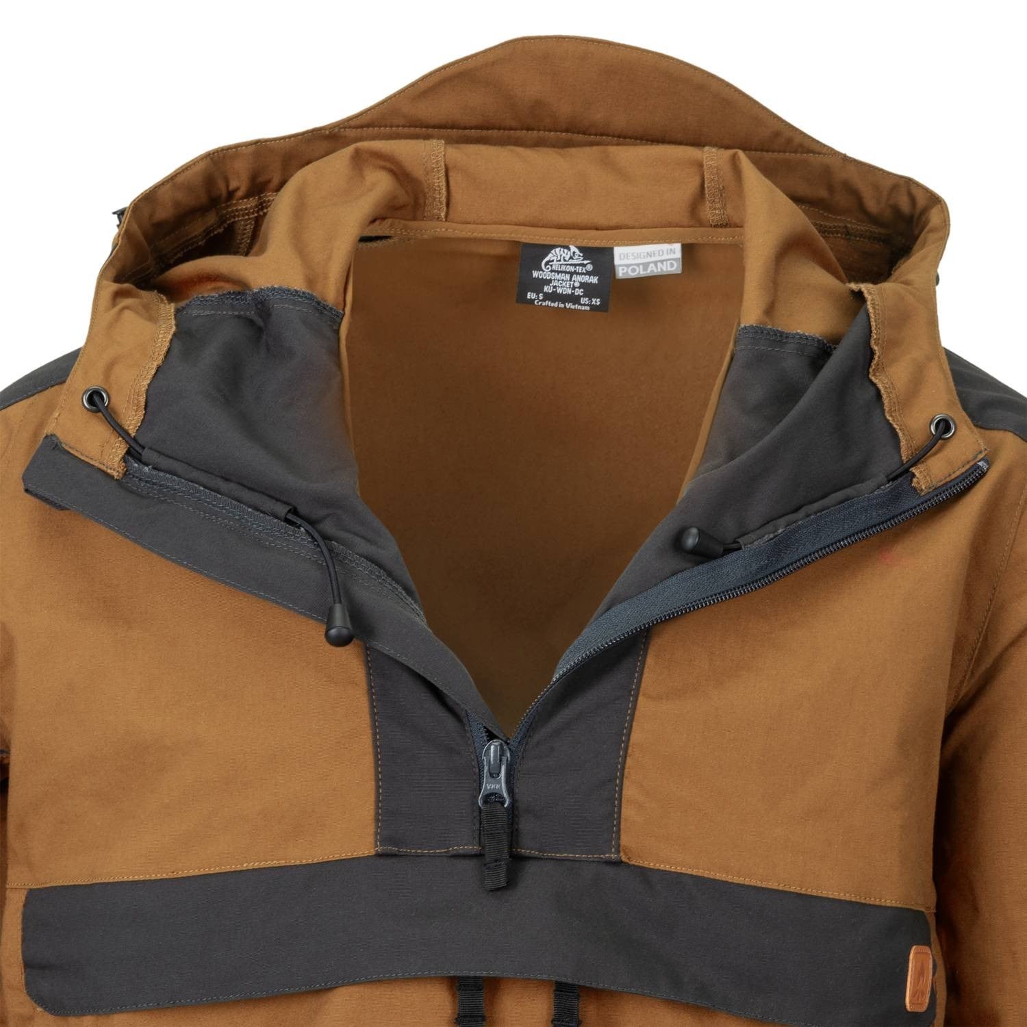 Chaqueta cortavientos Woodsman Coyote/Ash Grey con capucha ajustable y tres bolsillos