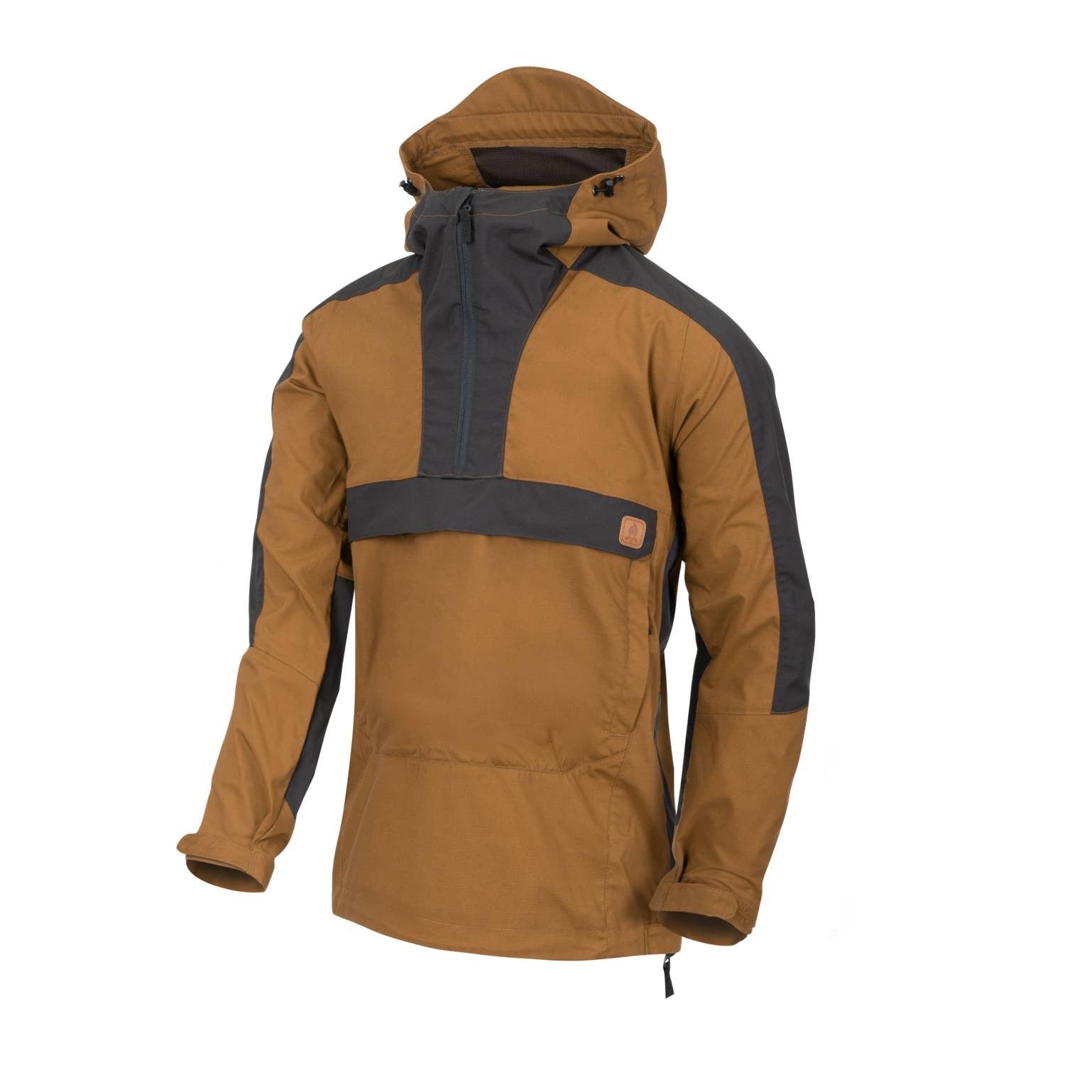 Chaqueta cortavientos Woodsman Coyote/Ash Grey vista frontal con capucha, bolsillos y ventilación lateral