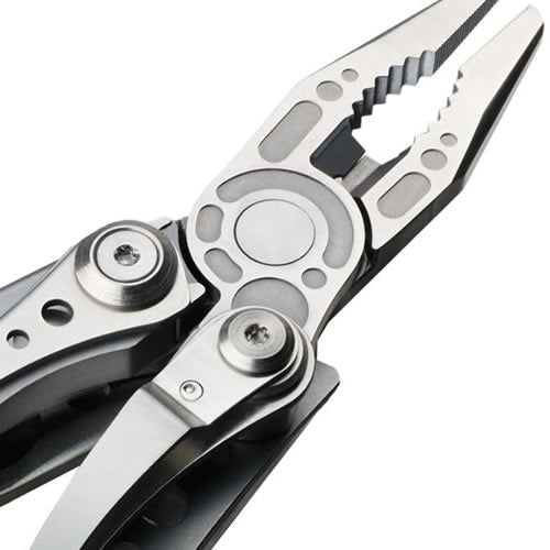 Multiherramienta plegable SKELETOOL con funda de nylon y puntas Phillips