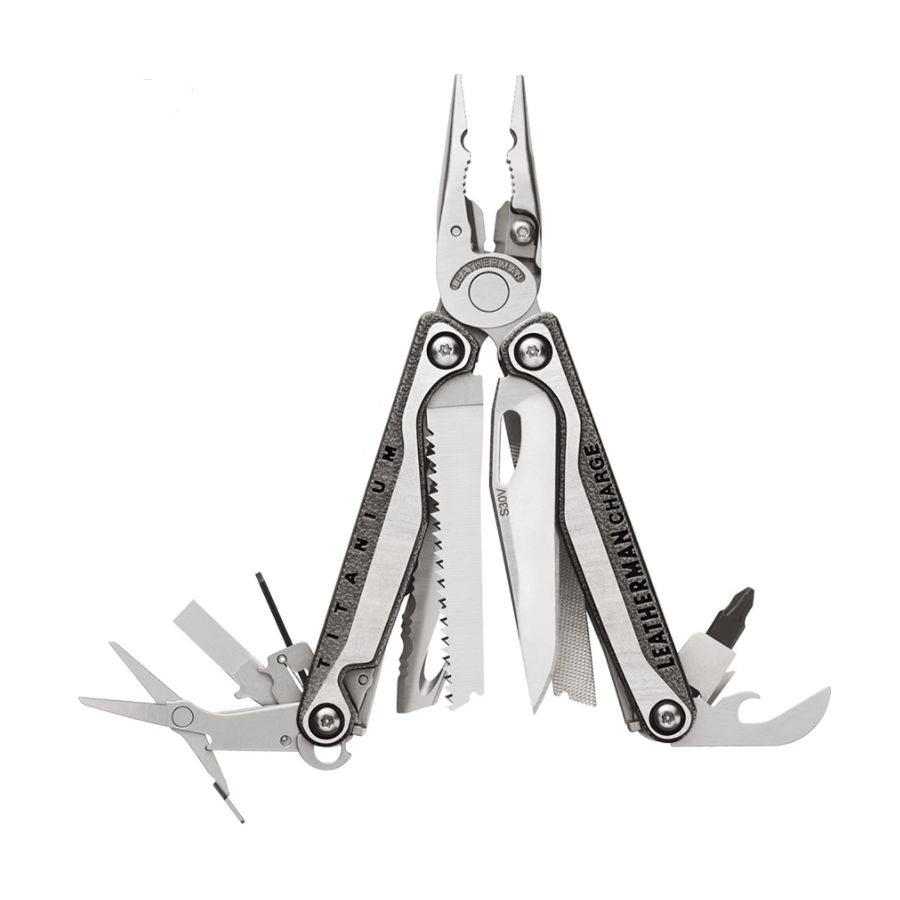 Multitool CHARGE PLUS TTI plateado con mango de titanio y 19 herramientas en acero S30V