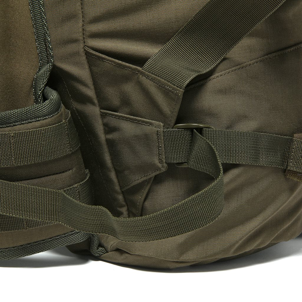 Mochila táctica FLT TITAN 60 Stone Grey Olive, vista frontal