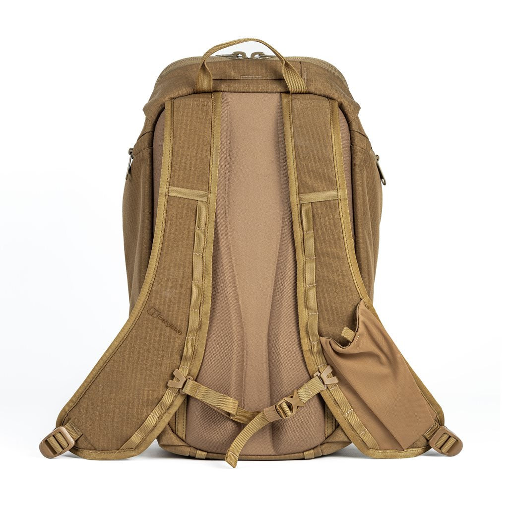 Mochila PUGIO 20 Coyote Tan, vista frontal
